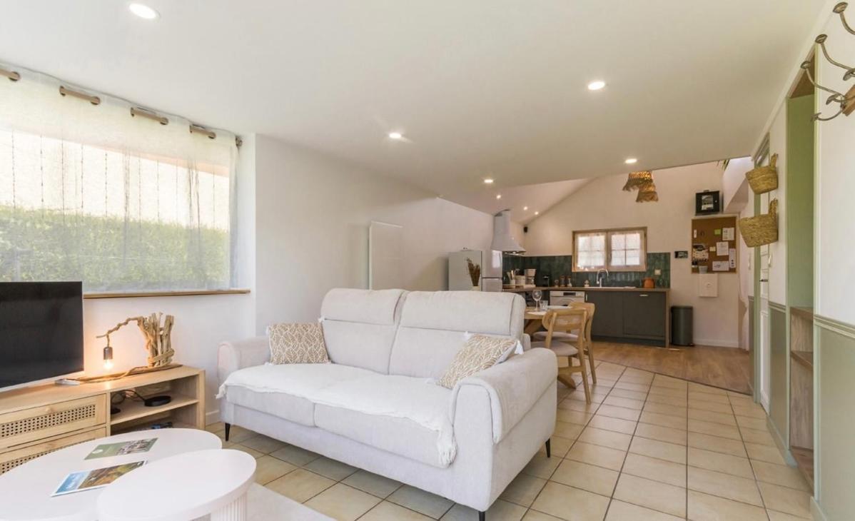 Charmant Chalet En Bord De Seine Saint-Pierre-du-Vauvray Екстер'єр фото